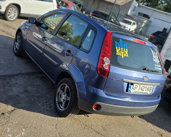 Синий Форд Фиеста, объемом двигателя 1.4 л и пробегом 224 тыс. км за 4500 $, фото 2 на Automoto.ua