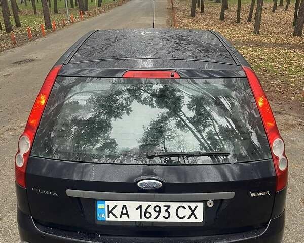 Синий Форд Фиеста, объемом двигателя 1.39 л и пробегом 252 тыс. км за 2900 $, фото 4 на Automoto.ua