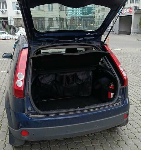 Синій Форд Фієста, об'ємом двигуна 1.4 л та пробігом 145 тис. км за 3200 $, фото 13 на Automoto.ua