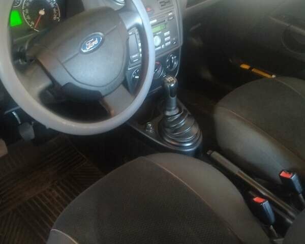 Форд Фиеста 2006 в Полтаве на Automoto.ua Синий Форд Фиеста, объемом двигателя 1.2 л и пробегом 129 тыс. км за 4500 $, фото 5 на Automoto.ua