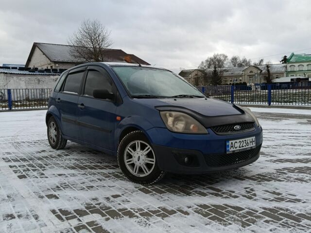 Синій Форд Фієста, об'ємом двигуна 1.4 л та пробігом 199 тис. км за 3350 $, фото 1 на Automoto.ua
