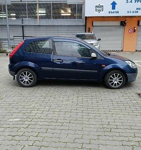 Синій Форд Фієста, об'ємом двигуна 1.4 л та пробігом 145 тис. км за 3200 $, фото 10 на Automoto.ua