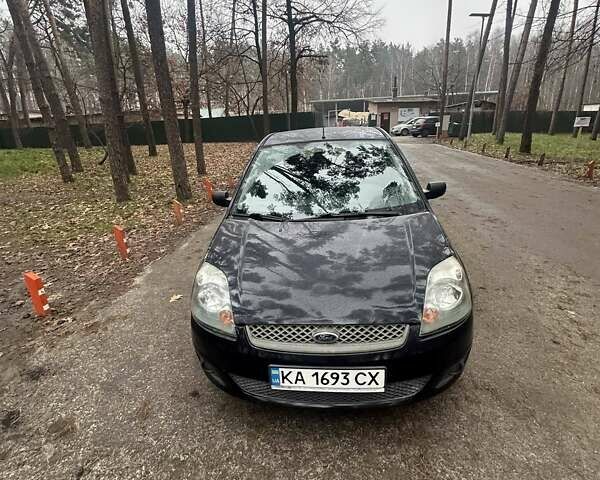 Синий Форд Фиеста, объемом двигателя 1.39 л и пробегом 252 тыс. км за 2900 $, фото 6 на Automoto.ua