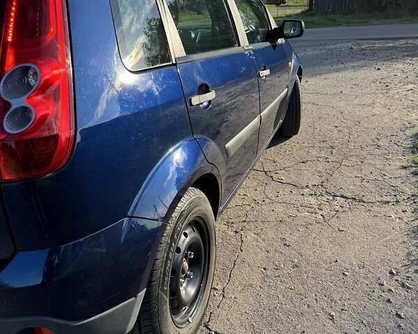 Синий Форд Фиеста, объемом двигателя 1.24 л и пробегом 233 тыс. км за 3250 $, фото 3 на Automoto.ua