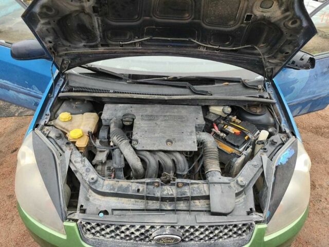 Синий Форд Фиеста, объемом двигателя 1.4 л и пробегом 3 тыс. км за 2100 $, фото 5 на Automoto.ua