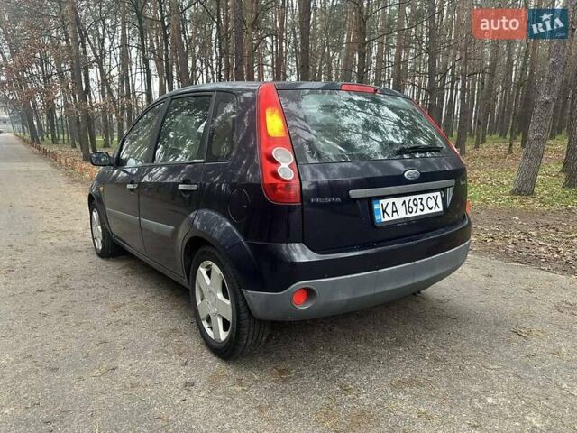 Синий Форд Фиеста, объемом двигателя 1.39 л и пробегом 252 тыс. км за 2900 $, фото 3 на Automoto.ua