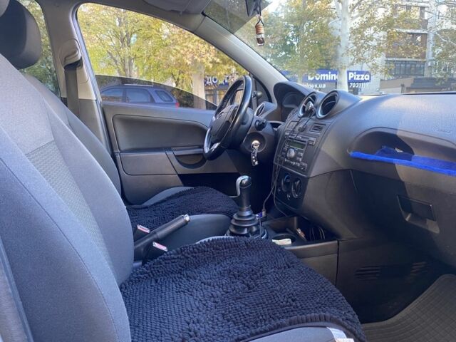 Форд Фиеста 2006 в Черноморске (Ильичевске) на Automoto.ua Синий Форд Фиеста, объемом двигателя 1.4 л и пробегом 156 тыс. км за 4500 $, фото 4 на Automoto.ua