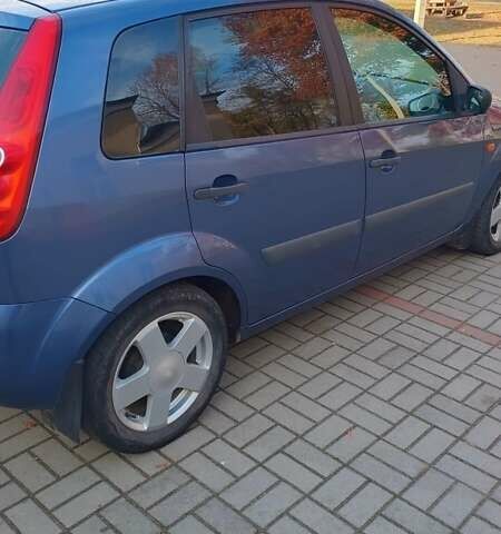 Синій Форд Фієста, об'ємом двигуна 1.24 л та пробігом 186 тис. км за 4500 $, фото 3 на Automoto.ua