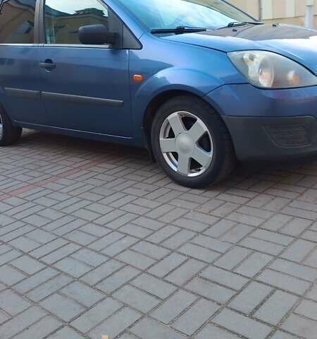 Синій Форд Фієста, об'ємом двигуна 1.24 л та пробігом 186 тис. км за 4500 $, фото 9 на Automoto.ua