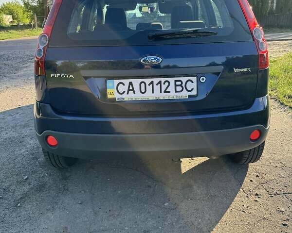 Синий Форд Фиеста, объемом двигателя 1.24 л и пробегом 233 тыс. км за 3250 $, фото 4 на Automoto.ua