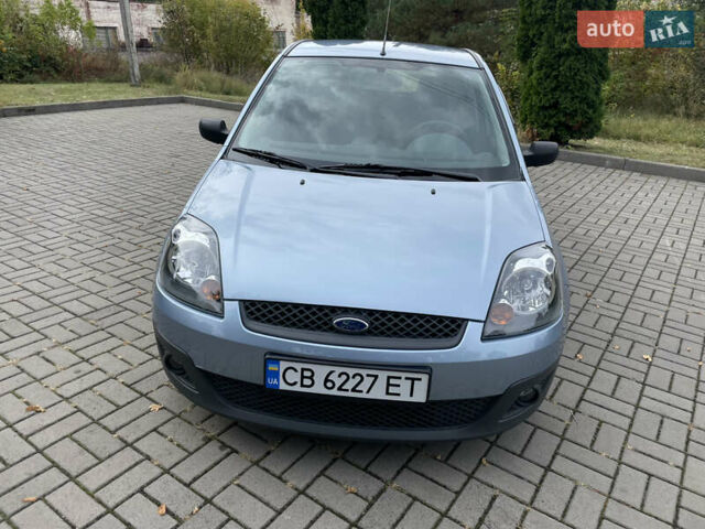 Синий Форд Фиеста, объемом двигателя 1.3 л и пробегом 39 тыс. км за 5800 $, фото 2 на Automoto.ua