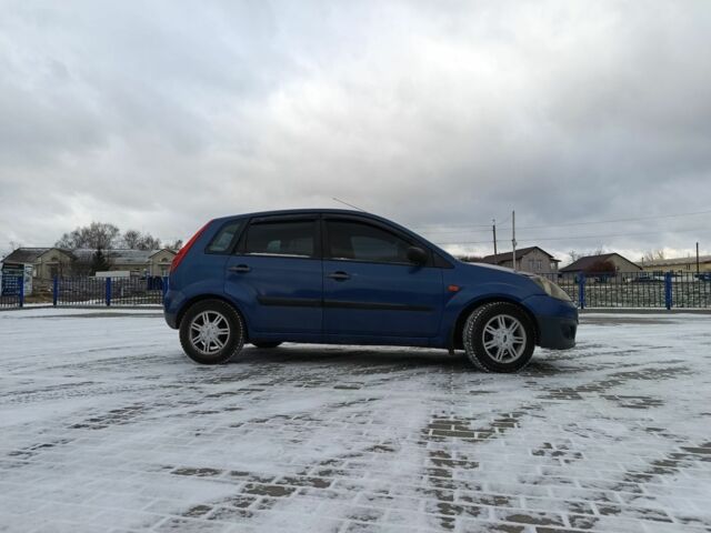 Синій Форд Фієста, об'ємом двигуна 1.4 л та пробігом 199 тис. км за 3350 $, фото 2 на Automoto.ua