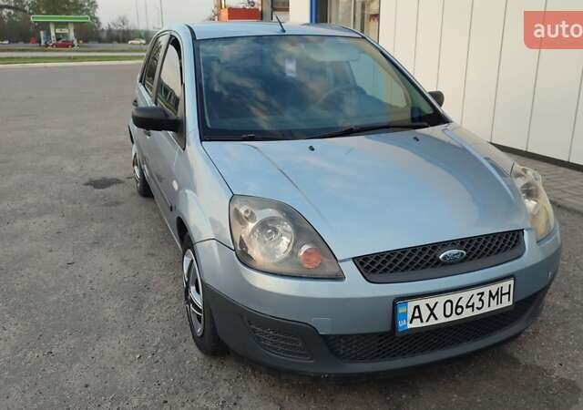 Синий Форд Фиеста, объемом двигателя 1.39 л и пробегом 237 тыс. км за 3500 $, фото 1 на Automoto.ua