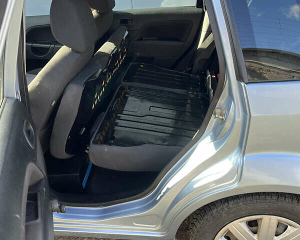 Синий Форд Фиеста, объемом двигателя 1.3 л и пробегом 170 тыс. км за 4300 $, фото 16 на Automoto.ua