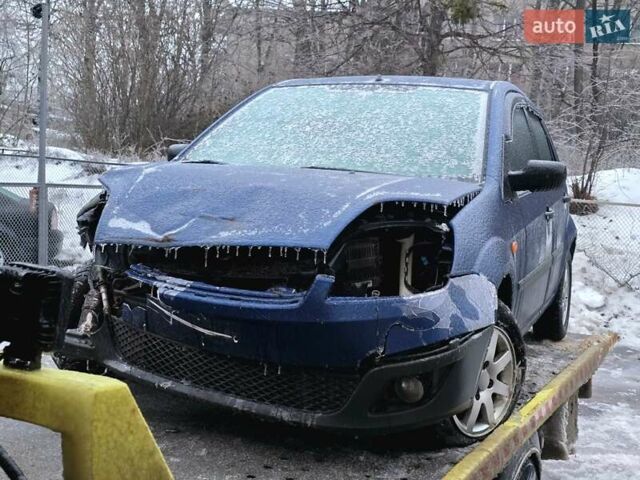 Синий Форд Фиеста, объемом двигателя 1.4 л и пробегом 270 тыс. км за 1400 $, фото 7 на Automoto.ua