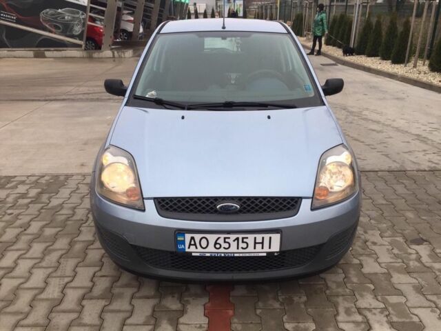 Синий Форд Фиеста, объемом двигателя 1.3 л и пробегом 240 тыс. км за 3500 $, фото 12 на Automoto.ua