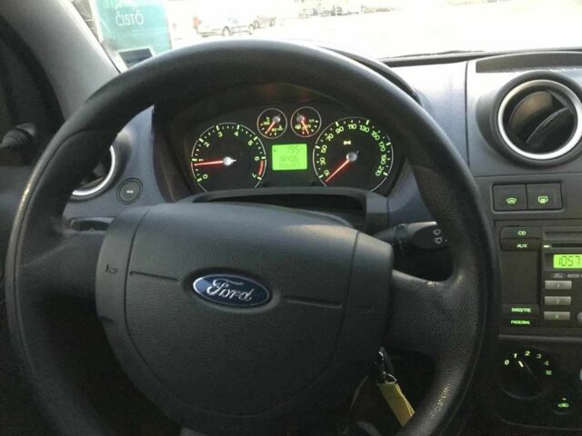 Синий Форд Фиеста, объемом двигателя 1.3 л и пробегом 240 тыс. км за 3500 $, фото 15 на Automoto.ua