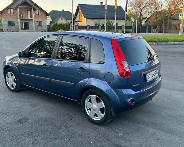 Синий Форд Фиеста, объемом двигателя 1.24 л и пробегом 186 тыс. км за 4100 $, фото 2 на Automoto.ua