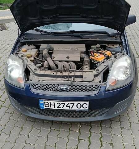 Синій Форд Фієста, об'ємом двигуна 1.4 л та пробігом 145 тис. км за 3200 $, фото 6 на Automoto.ua