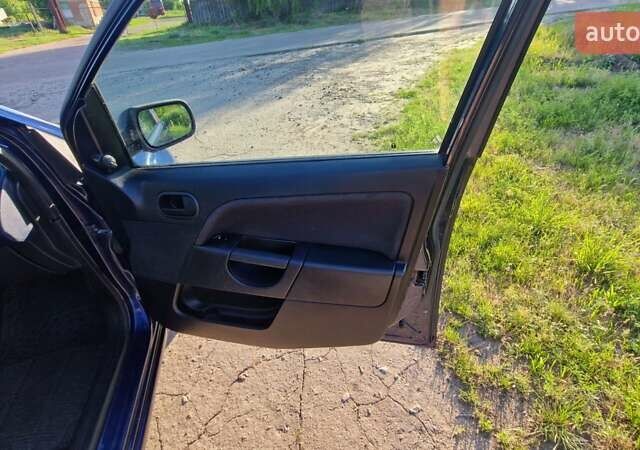 Синий Форд Фиеста, объемом двигателя 1.24 л и пробегом 233 тыс. км за 3250 $, фото 6 на Automoto.ua