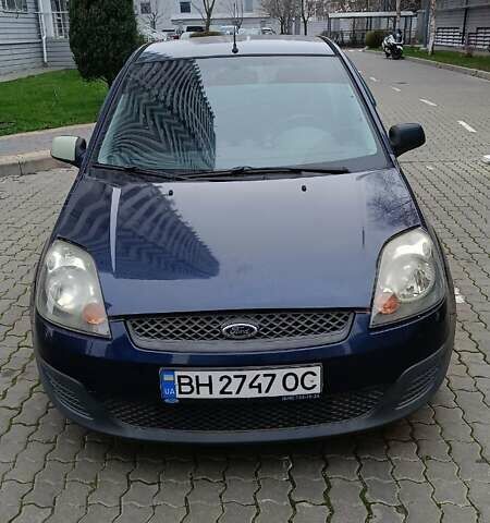 Синій Форд Фієста, об'ємом двигуна 1.4 л та пробігом 145 тис. км за 3200 $, фото 5 на Automoto.ua