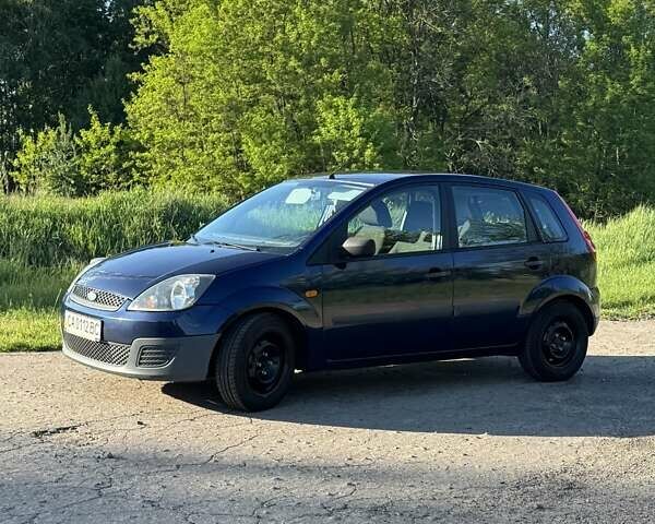 Синий Форд Фиеста, объемом двигателя 1.24 л и пробегом 233 тыс. км за 3250 $, фото 1 на Automoto.ua