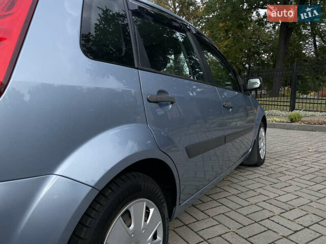 Синий Форд Фиеста, объемом двигателя 1.3 л и пробегом 39 тыс. км за 5800 $, фото 8 на Automoto.ua