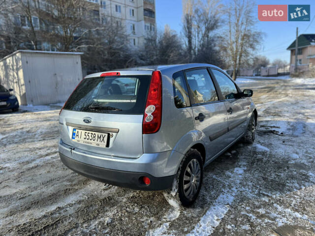 Синій Форд Фієста, об'ємом двигуна 1.39 л та пробігом 190 тис. км за 3600 $, фото 6 на Automoto.ua