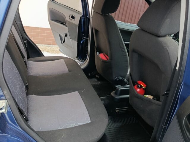 Синій Форд Фієста, об'ємом двигуна 1.4 л та пробігом 199 тис. км за 3350 $, фото 6 на Automoto.ua