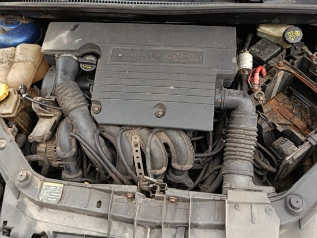 Синий Форд Фиеста, объемом двигателя 1.4 л и пробегом 300 тыс. км за 2000 $, фото 2 на Automoto.ua