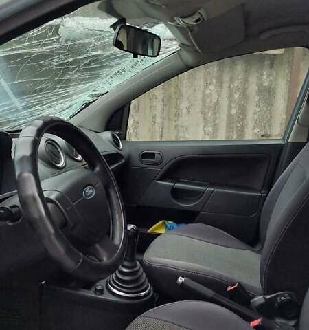 Синій Форд Фієста, об'ємом двигуна 1.3 л та пробігом 191 тис. км за 2000 $, фото 1 на Automoto.ua
