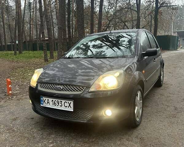 Синий Форд Фиеста, объемом двигателя 1.39 л и пробегом 252 тыс. км за 2900 $, фото 9 на Automoto.ua