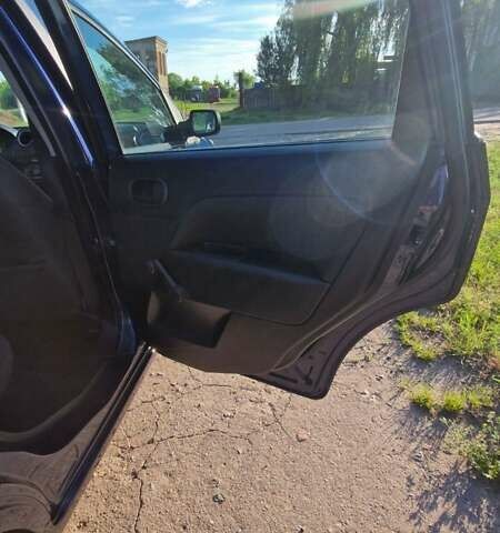 Синий Форд Фиеста, объемом двигателя 1.24 л и пробегом 233 тыс. км за 3250 $, фото 7 на Automoto.ua