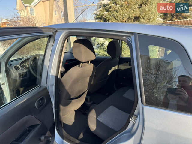 Синій Форд Фієста, об'ємом двигуна 1.39 л та пробігом 190 тис. км за 3600 $, фото 11 на Automoto.ua