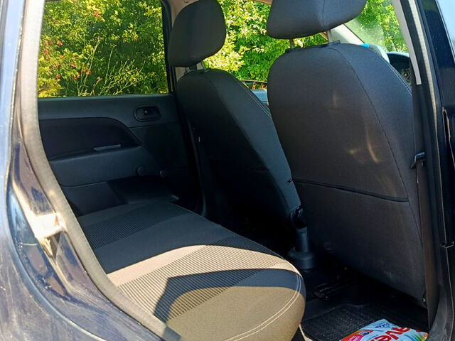 Синий Форд Фиеста, объемом двигателя 1.4 л и пробегом 194 тыс. км за 3500 $, фото 9 на Automoto.ua