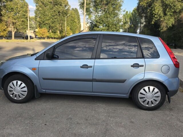 Синій Форд Фієста, об'ємом двигуна 0 л та пробігом 258 тис. км за 3600 $, фото 5 на Automoto.ua