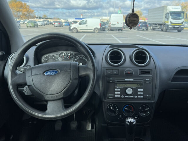 Синій Форд Фієста, об'ємом двигуна 1.3 л та пробігом 170 тис. км за 3700 $, фото 11 на Automoto.ua