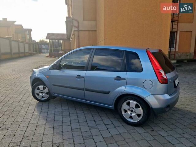 Синій Форд Фієста, об'ємом двигуна 1.25 л та пробігом 193 тис. км за 3650 $, фото 3 на Automoto.ua