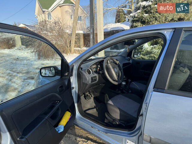 Синій Форд Фієста, об'ємом двигуна 1.39 л та пробігом 190 тис. км за 3600 $, фото 10 на Automoto.ua