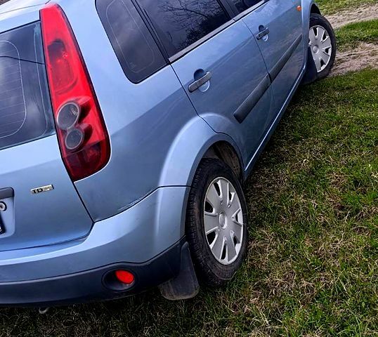 Синій Форд Фієста, об'ємом двигуна 1.4 л та пробігом 190 тис. км за 3399 $, фото 7 на Automoto.ua