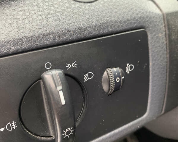 Синій Форд Фієста, об'ємом двигуна 1.24 л та пробігом 167 тис. км за 3250 $, фото 22 на Automoto.ua