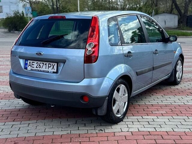 Синій Форд Фієста, об'ємом двигуна 1.4 л та пробігом 174 тис. км за 3999 $, фото 7 на Automoto.ua