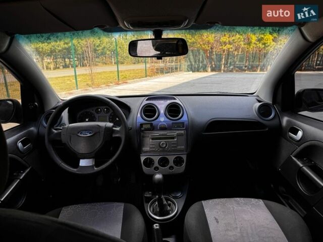 Синий Форд Фиеста, объемом двигателя 1.4 л и пробегом 330 тыс. км за 2499 $, фото 40 на Automoto.ua