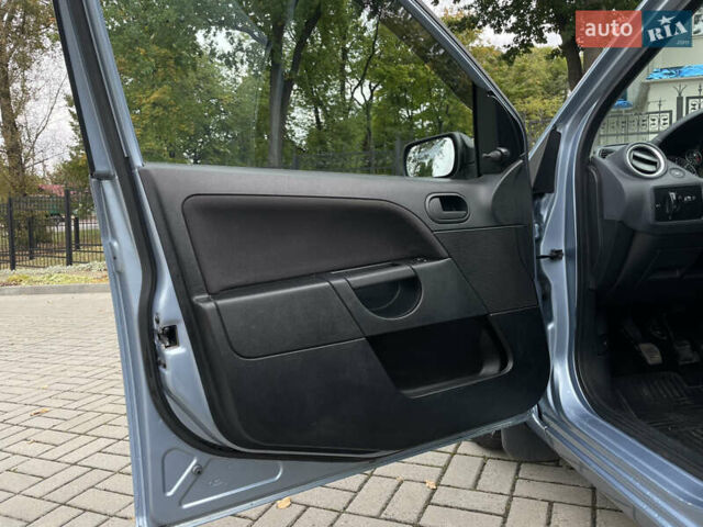 Синий Форд Фиеста, объемом двигателя 1.3 л и пробегом 39 тыс. км за 5800 $, фото 28 на Automoto.ua