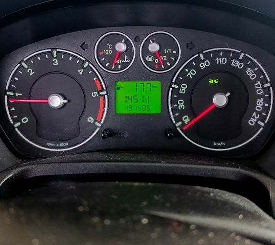 Синій Форд Фієста, об'ємом двигуна 1.4 л та пробігом 190 тис. км за 3399 $, фото 8 на Automoto.ua