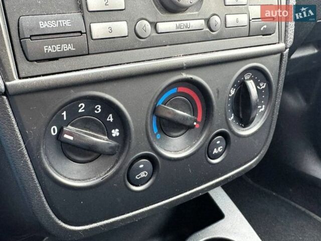 Синій Форд Фієста, об'ємом двигуна 1.24 л та пробігом 220 тис. км за 4690 $, фото 18 на Automoto.ua