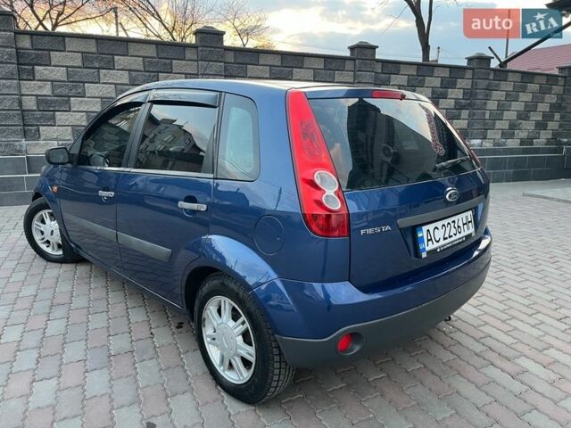 Синий Форд Фиеста, объемом двигателя 1.4 л и пробегом 201 тыс. км за 3350 $, фото 2 на Automoto.ua