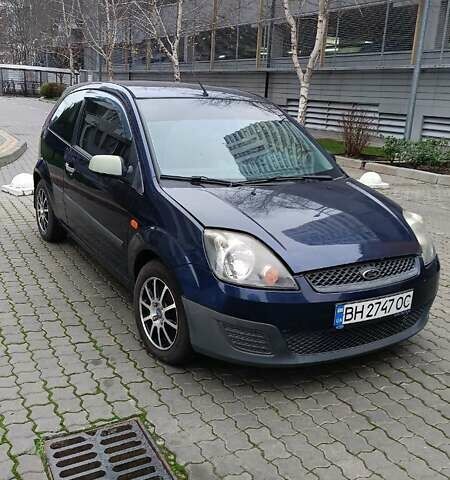 Синий Форд Фиеста, объемом двигателя 1.4 л и пробегом 145 тыс. км за 2900 $, фото 4 на Automoto.ua