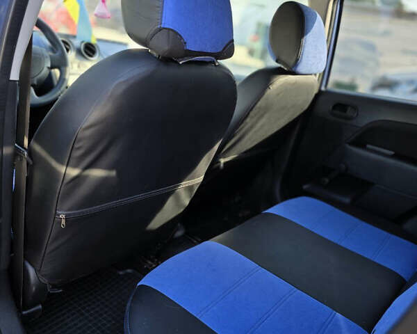 Синий Форд Фиеста, объемом двигателя 1.4 л и пробегом 224 тыс. км за 4500 $, фото 8 на Automoto.ua