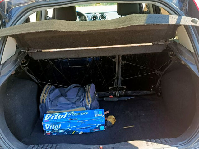 Синий Форд Фиеста, объемом двигателя 1.4 л и пробегом 194 тыс. км за 3500 $, фото 10 на Automoto.ua